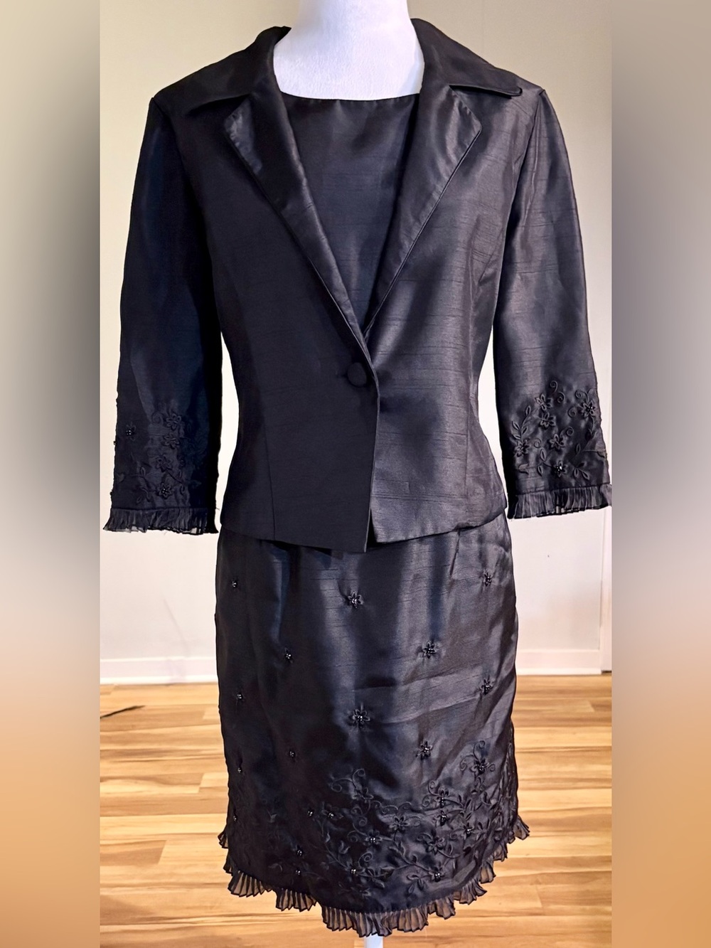 Elegant Black Formal Sheath Dress & Jacket Suit, Plaza South, Size 8P